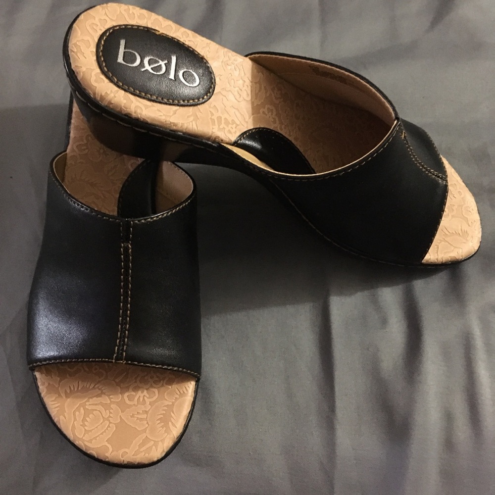 BOLO Black and Cream Mules with Contoured Footbed